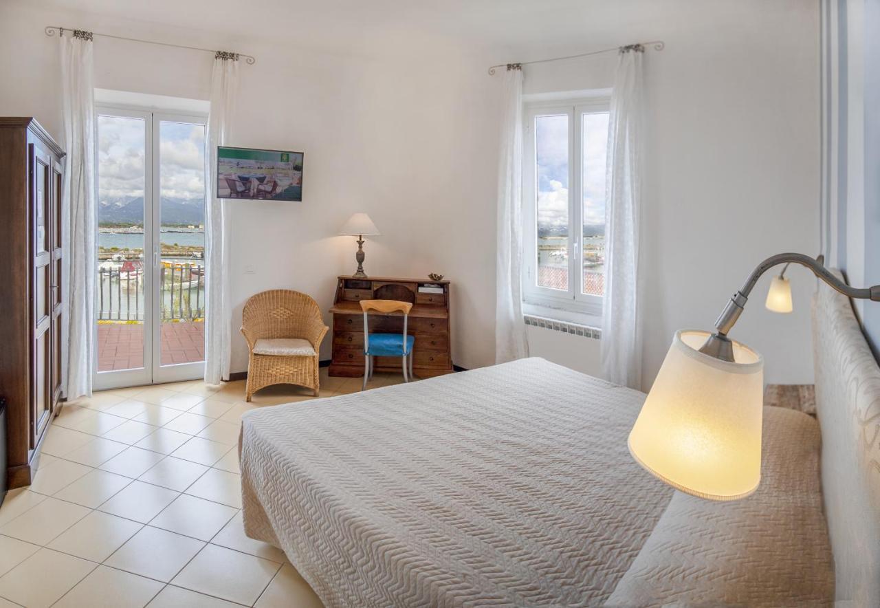 Hotel Sette Archi Bocca di Magra エクステリア 写真