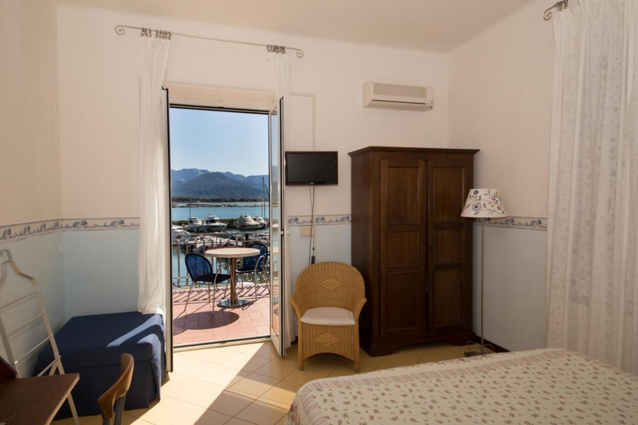 Hotel Sette Archi Bocca di Magra エクステリア 写真