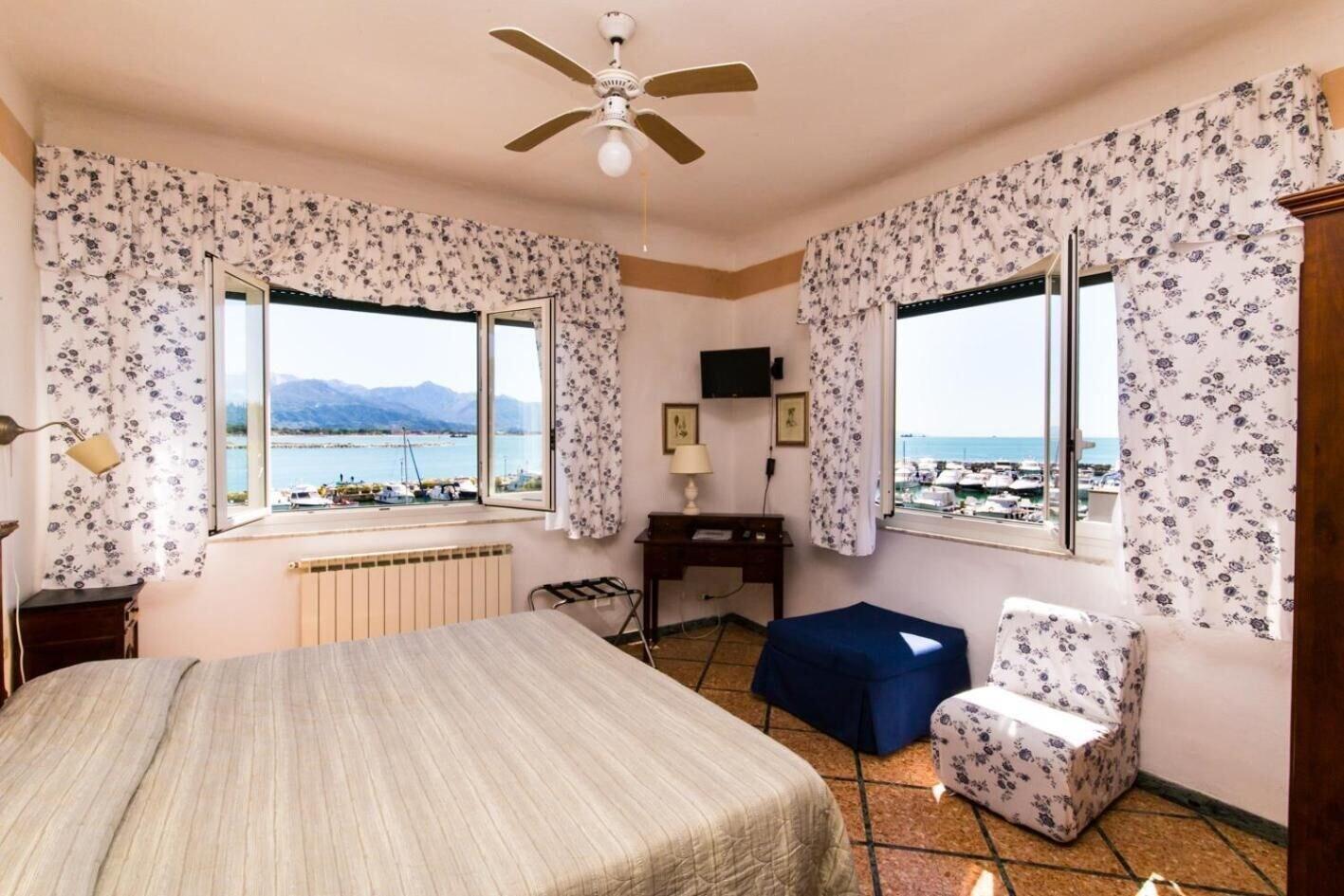 Hotel Sette Archi Bocca di Magra エクステリア 写真