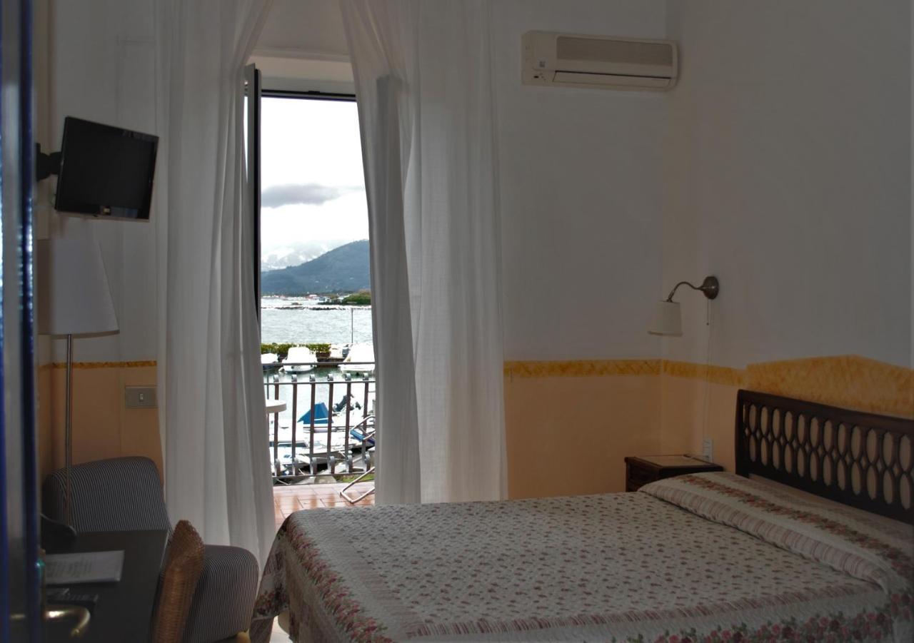 Hotel Sette Archi Bocca di Magra エクステリア 写真